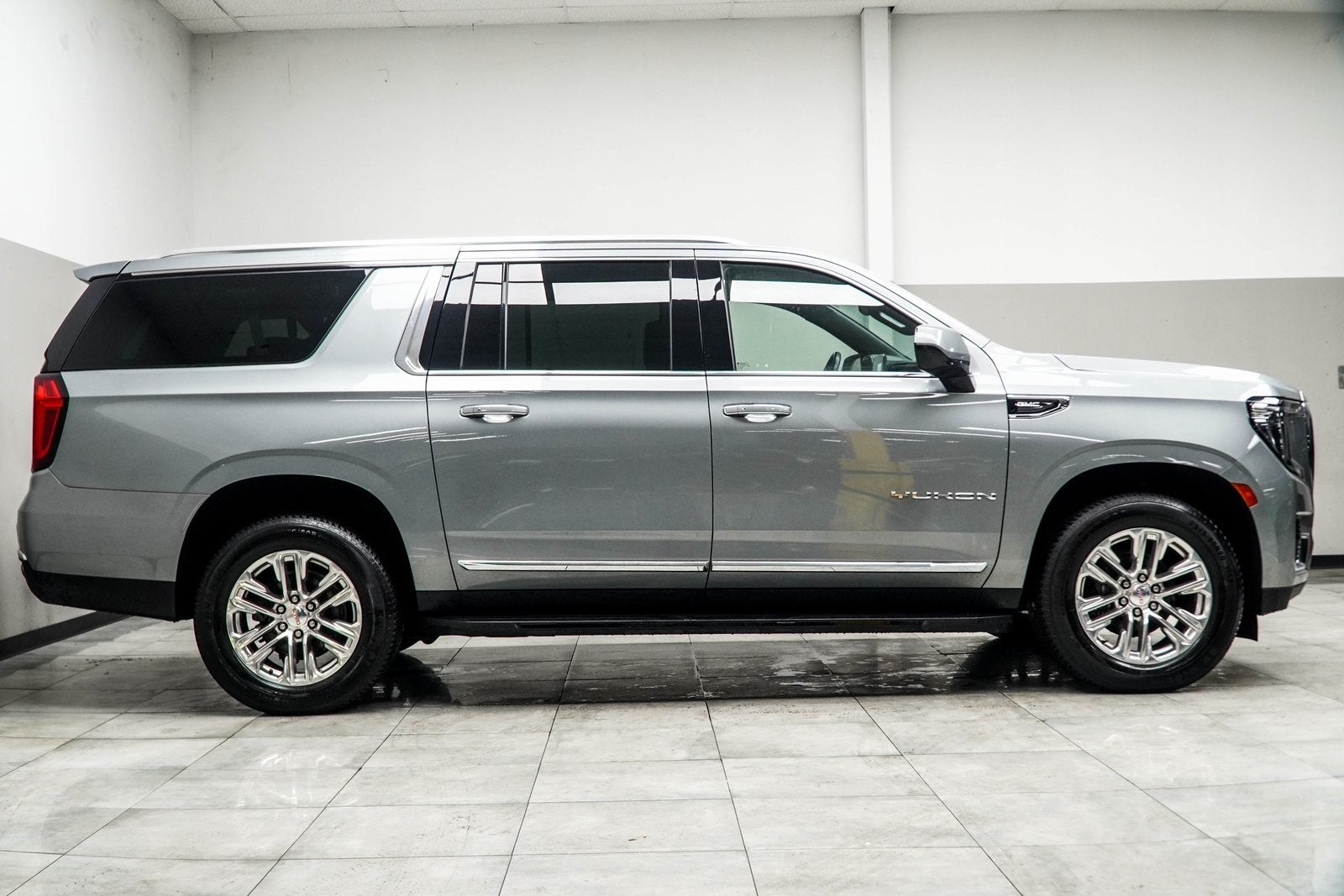 2023 GMC Yukon XL SLT