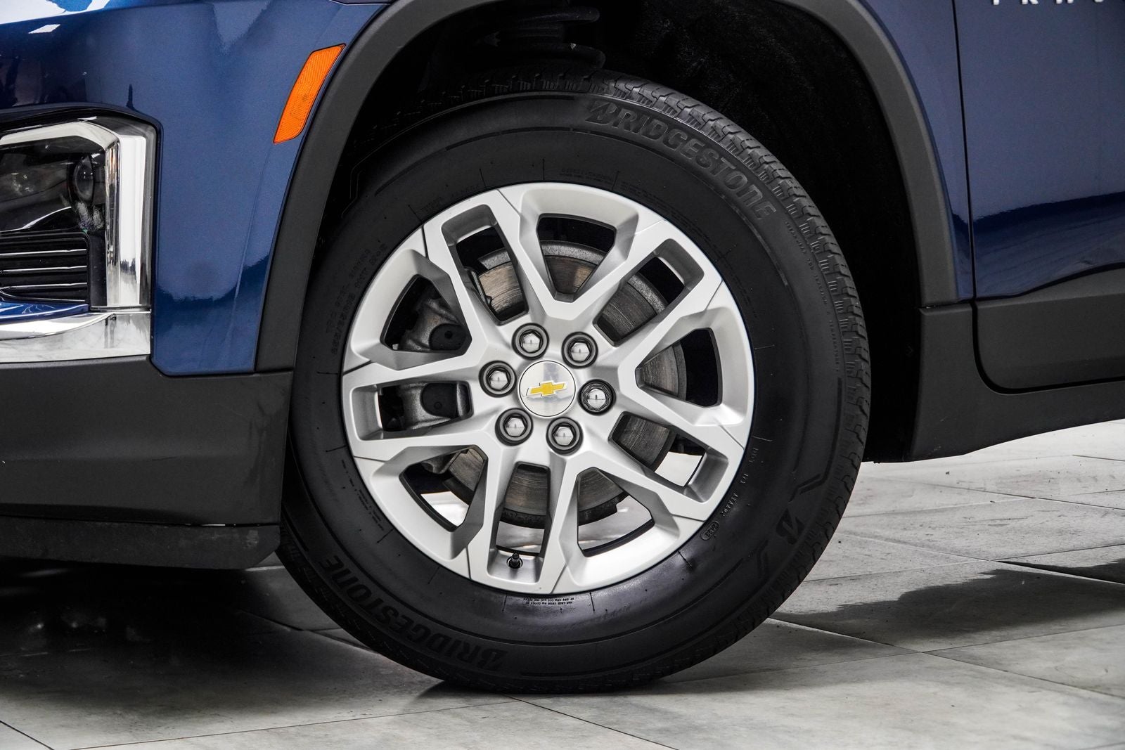 2023 Chevrolet Traverse LS
