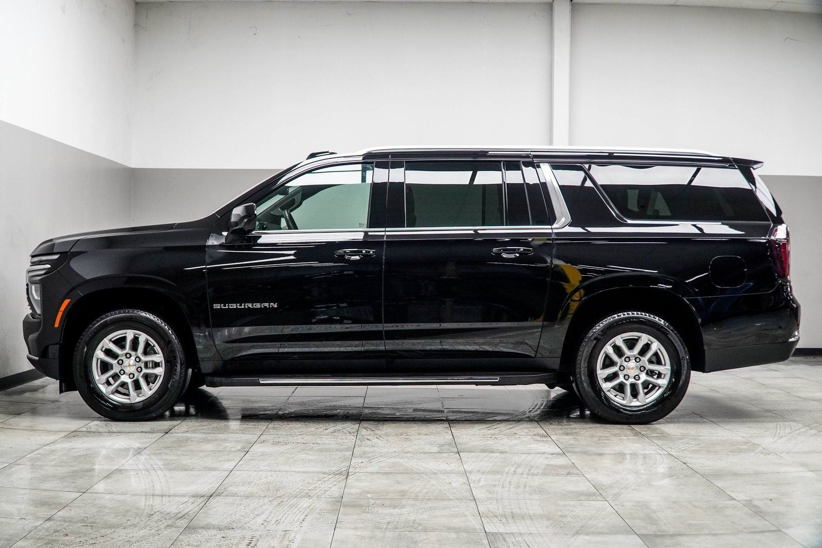 2025 Chevrolet Suburban LT