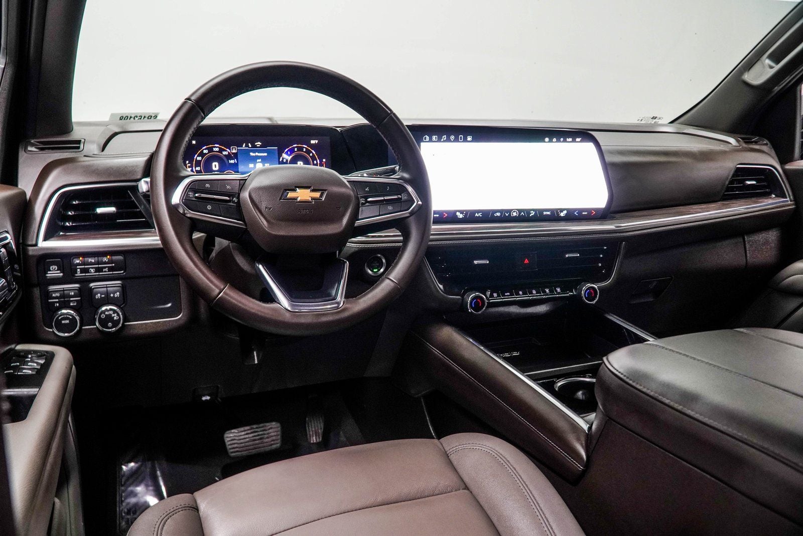 2025 Chevrolet Suburban LT