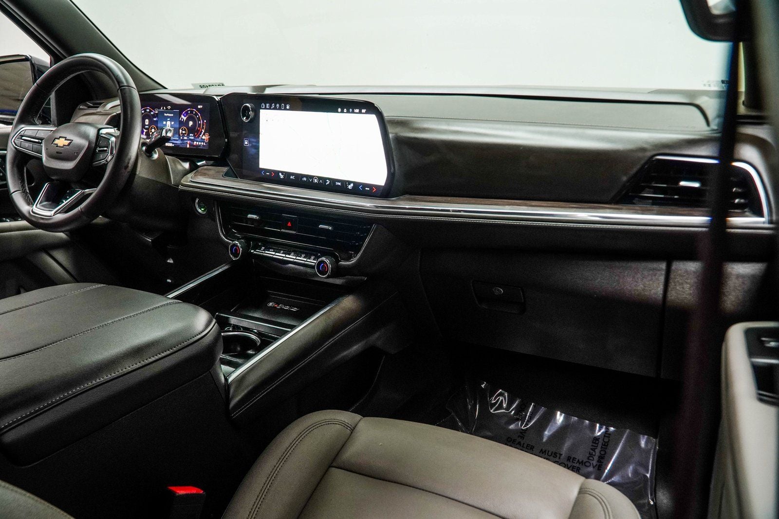 2025 Chevrolet Suburban LT