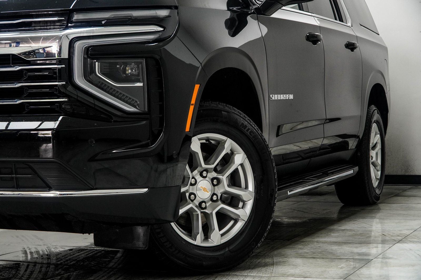 2025 Chevrolet Suburban LT