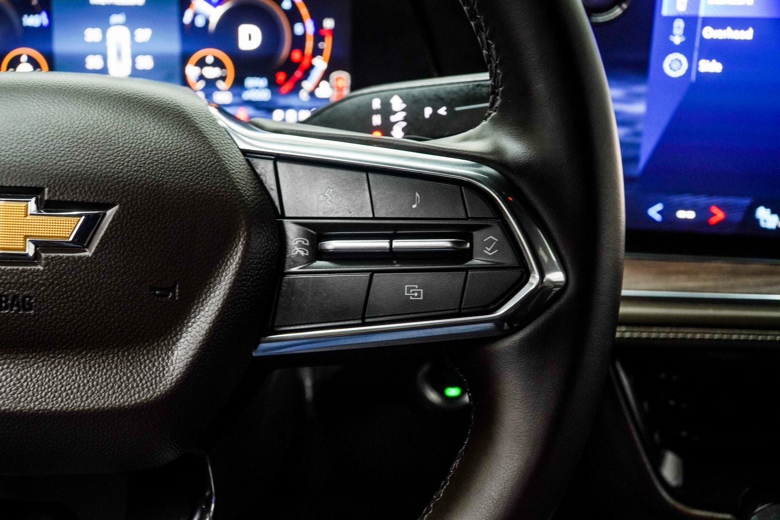 2025 Chevrolet Suburban LT