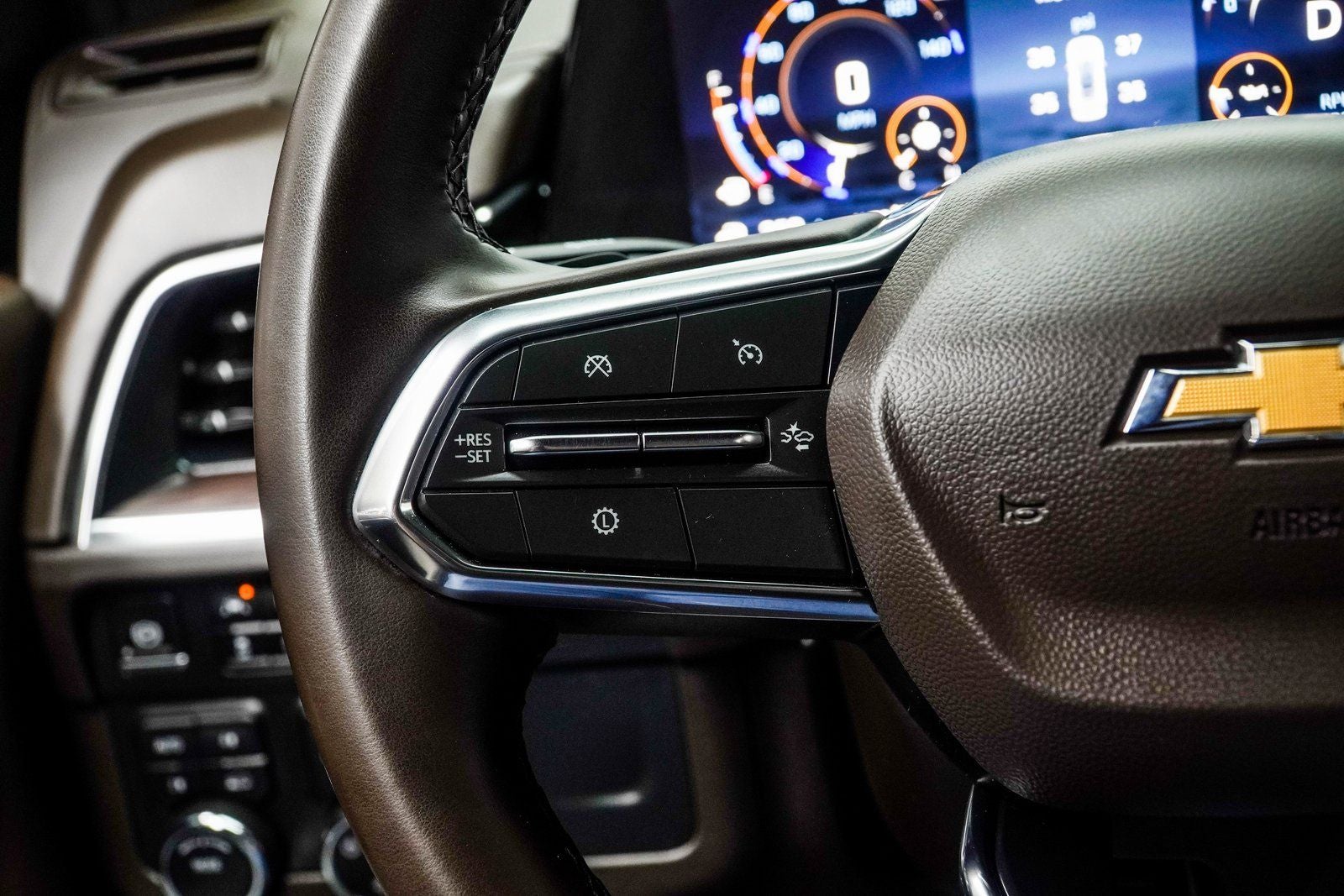 2025 Chevrolet Suburban LT