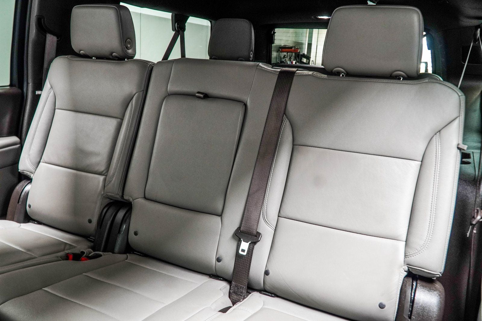 2025 Chevrolet Suburban LT