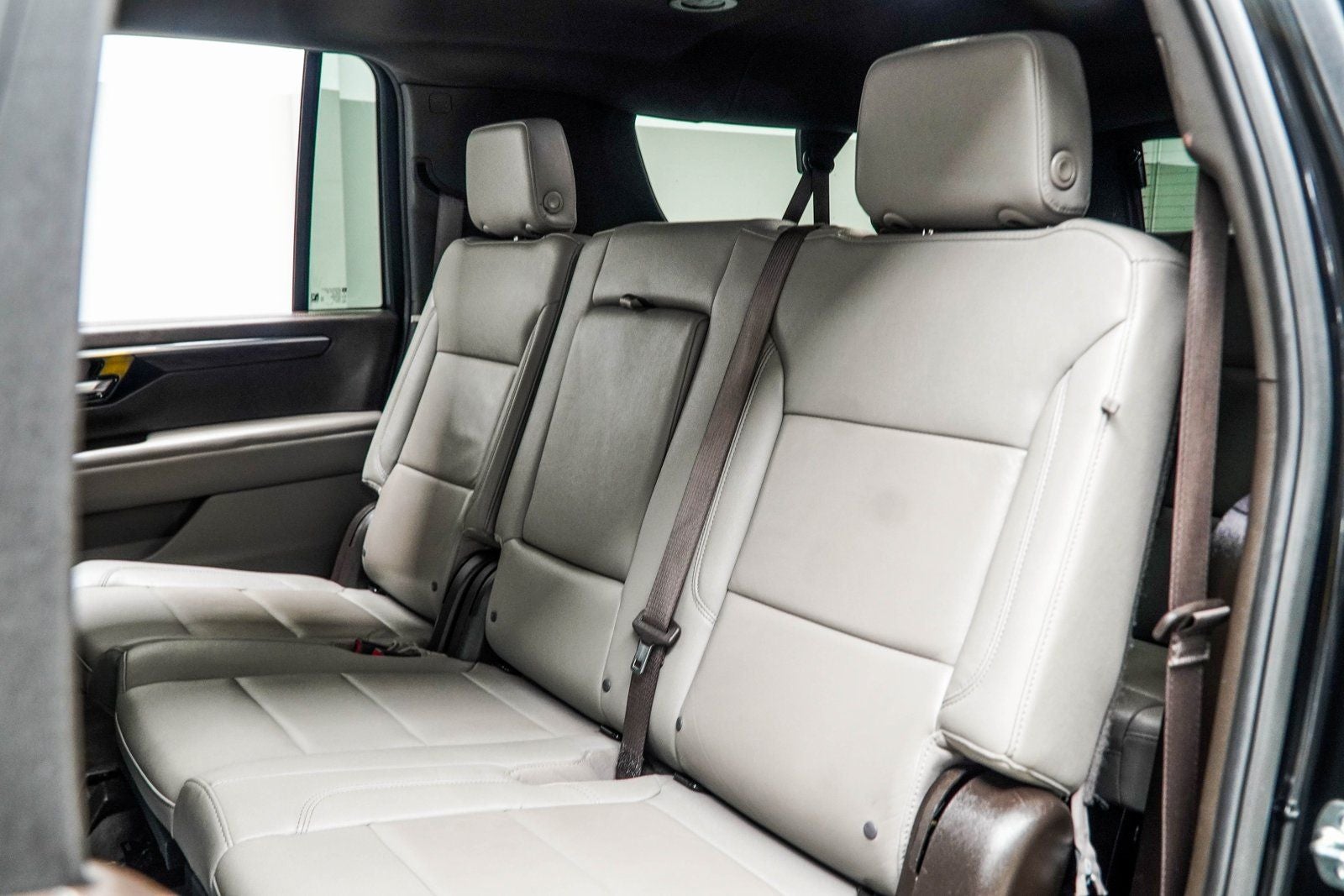 2025 Chevrolet Suburban LT