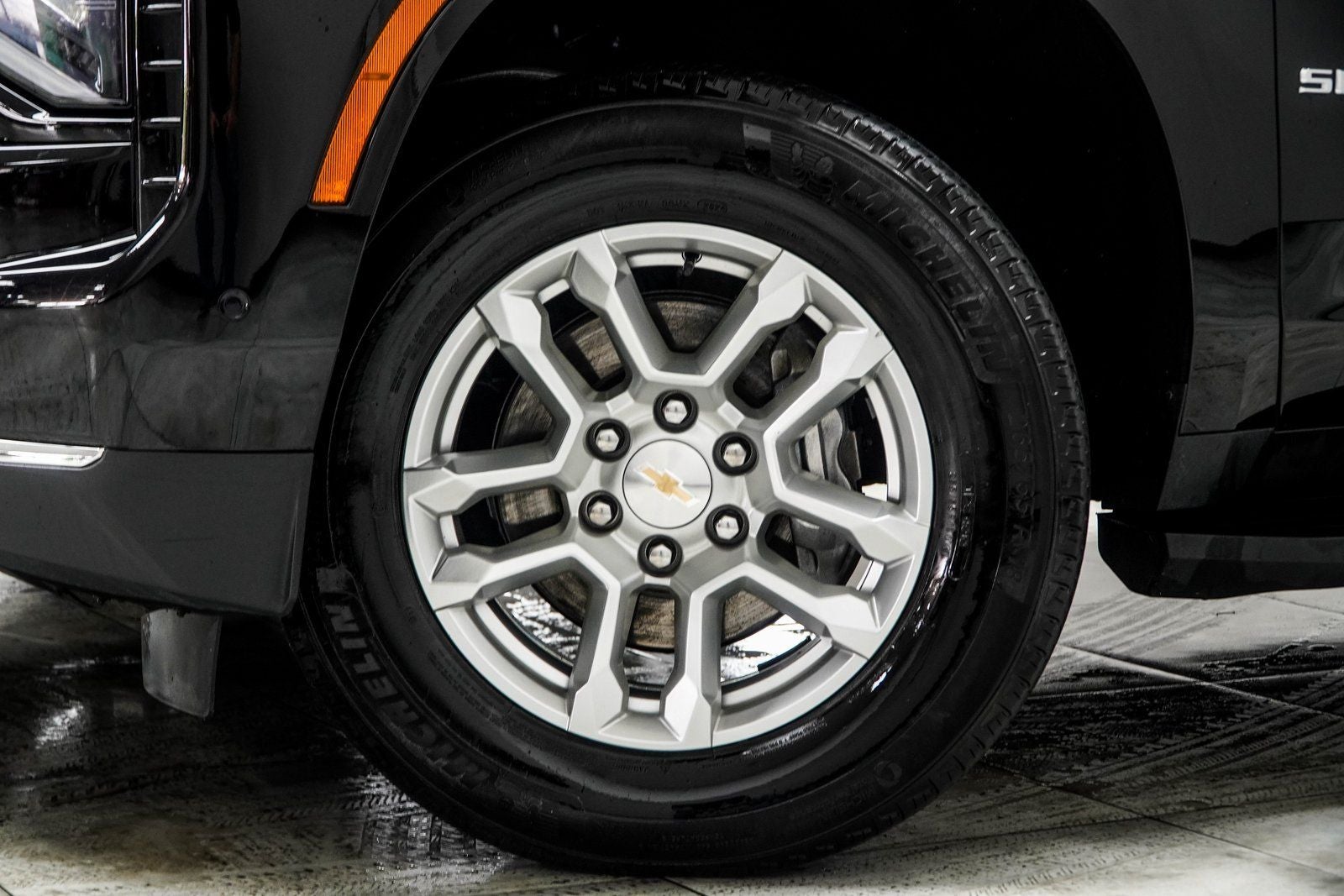 2025 Chevrolet Suburban LT