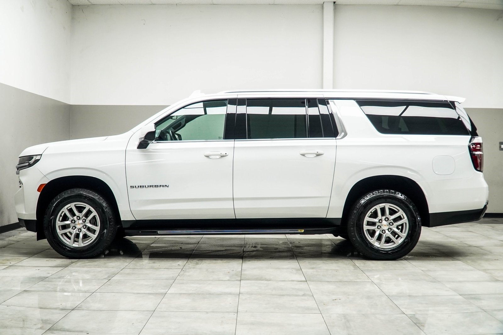 2024 Chevrolet Suburban LT