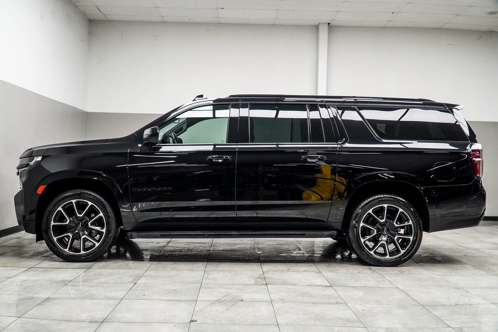 2024 Chevrolet Suburban RST