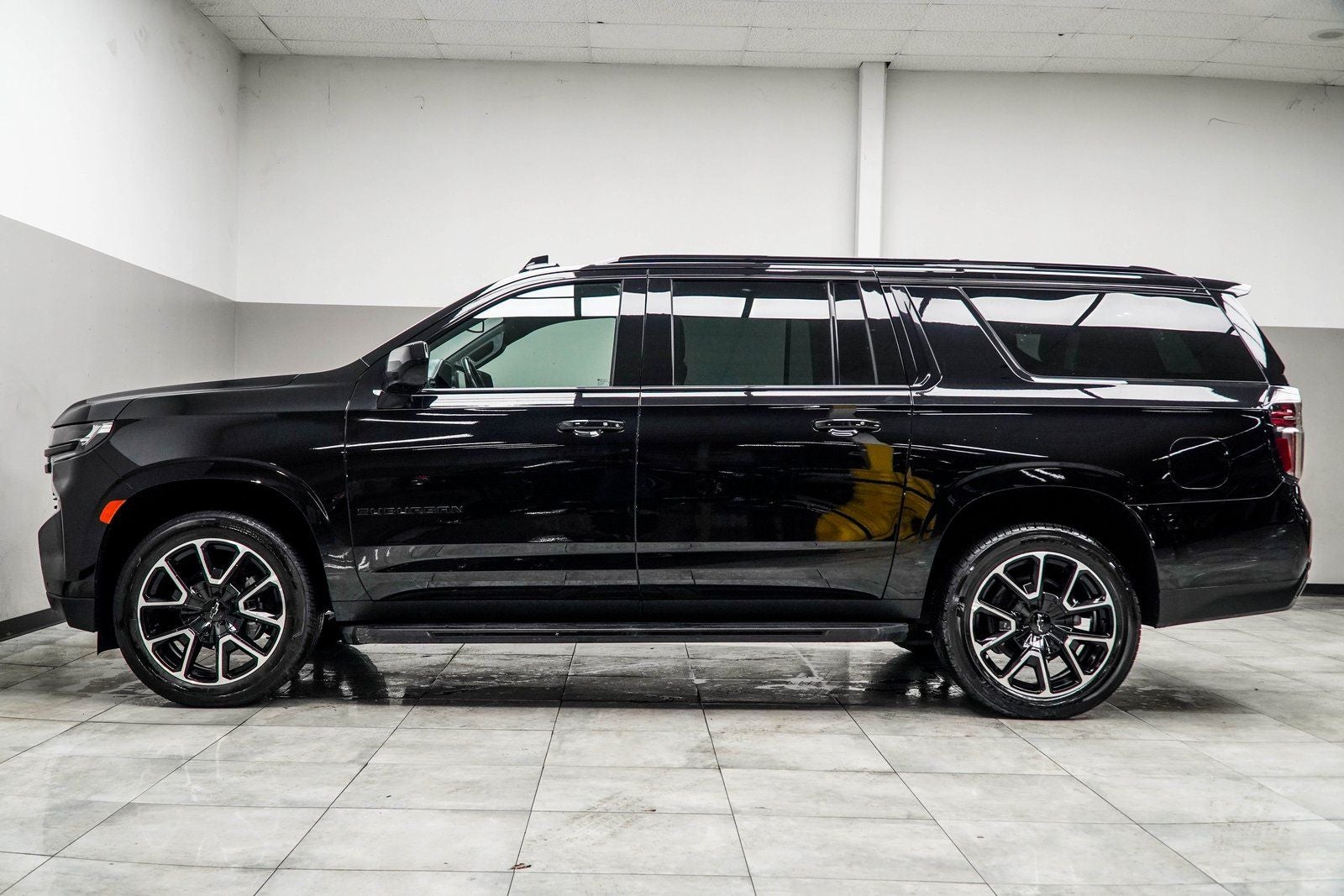 2024 Chevrolet Suburban RST