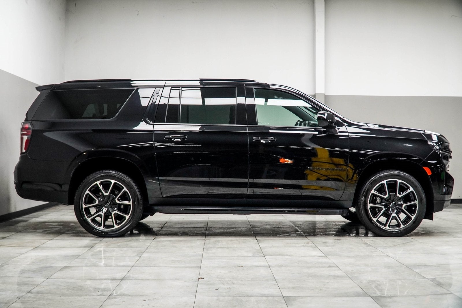 2024 Chevrolet Suburban RST