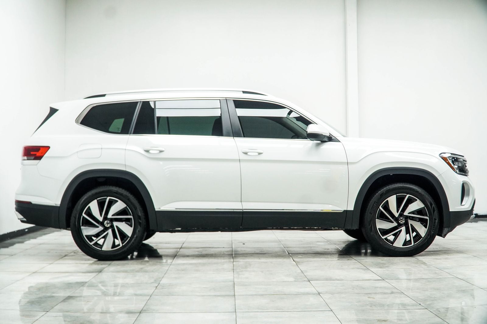 2024 Volkswagen Atlas 2.0T SEL