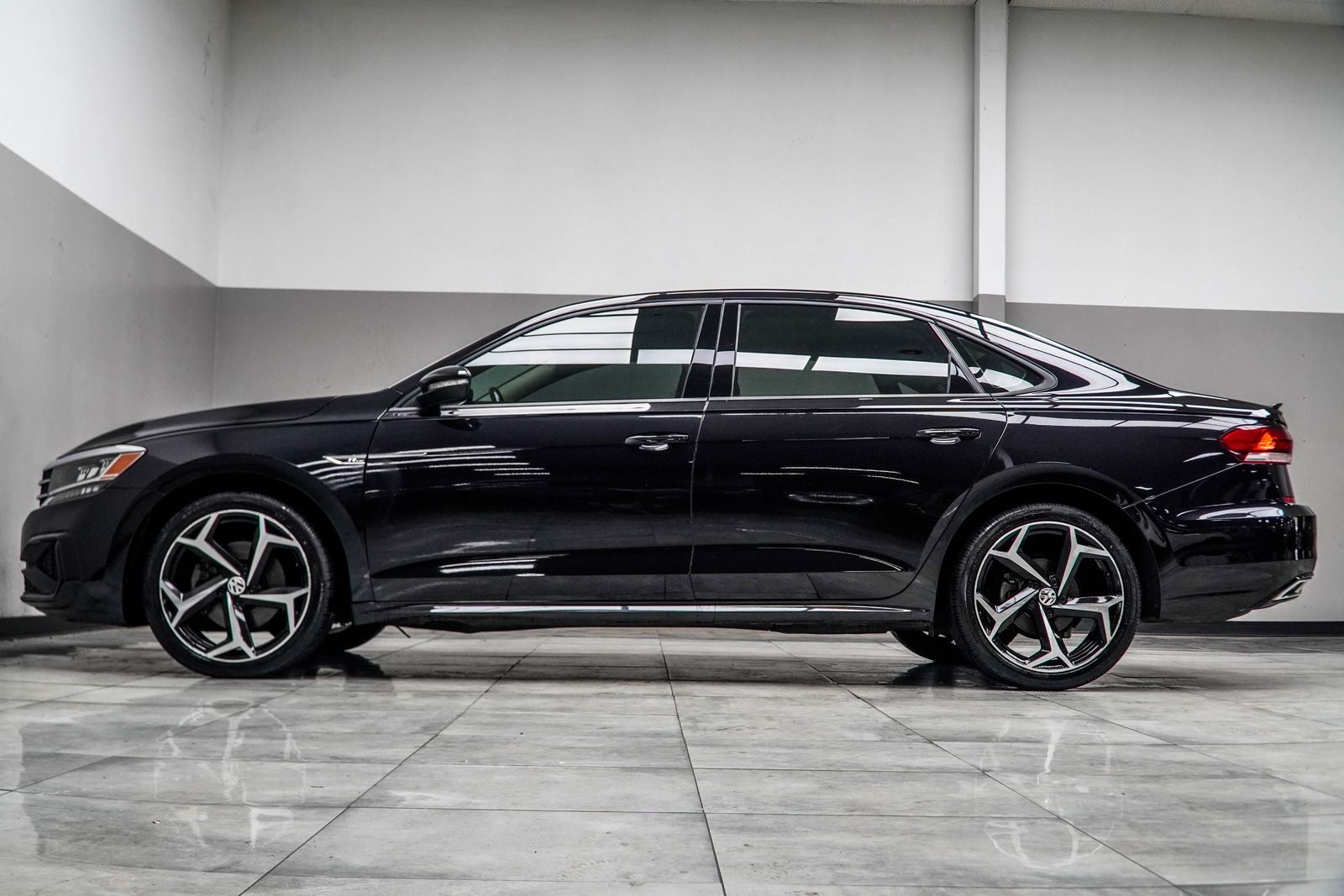 2020 Volkswagen Passat 2.0T R-Line
