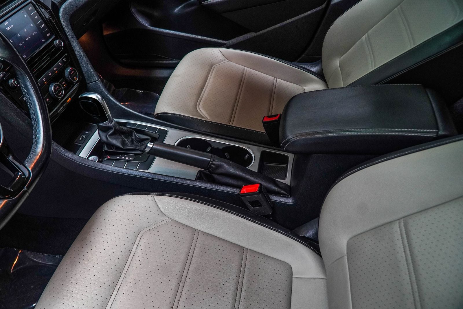 2020 Volkswagen Passat 2.0T R-Line