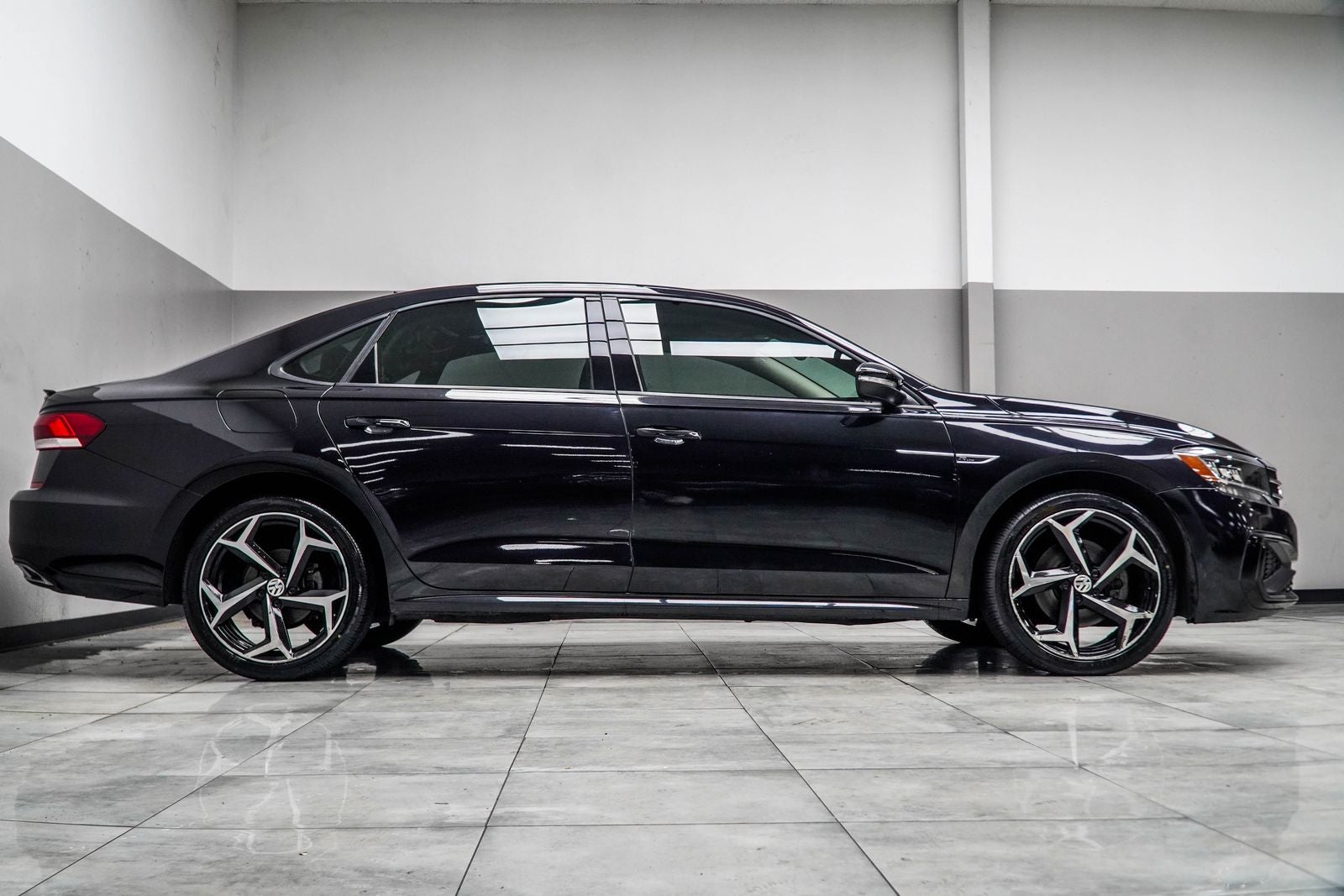 2020 Volkswagen Passat 2.0T R-Line