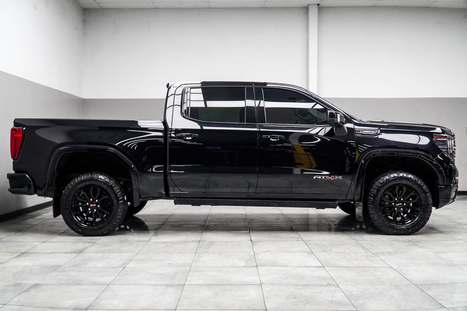 2023 GMC Sierra 1500 AT4X
