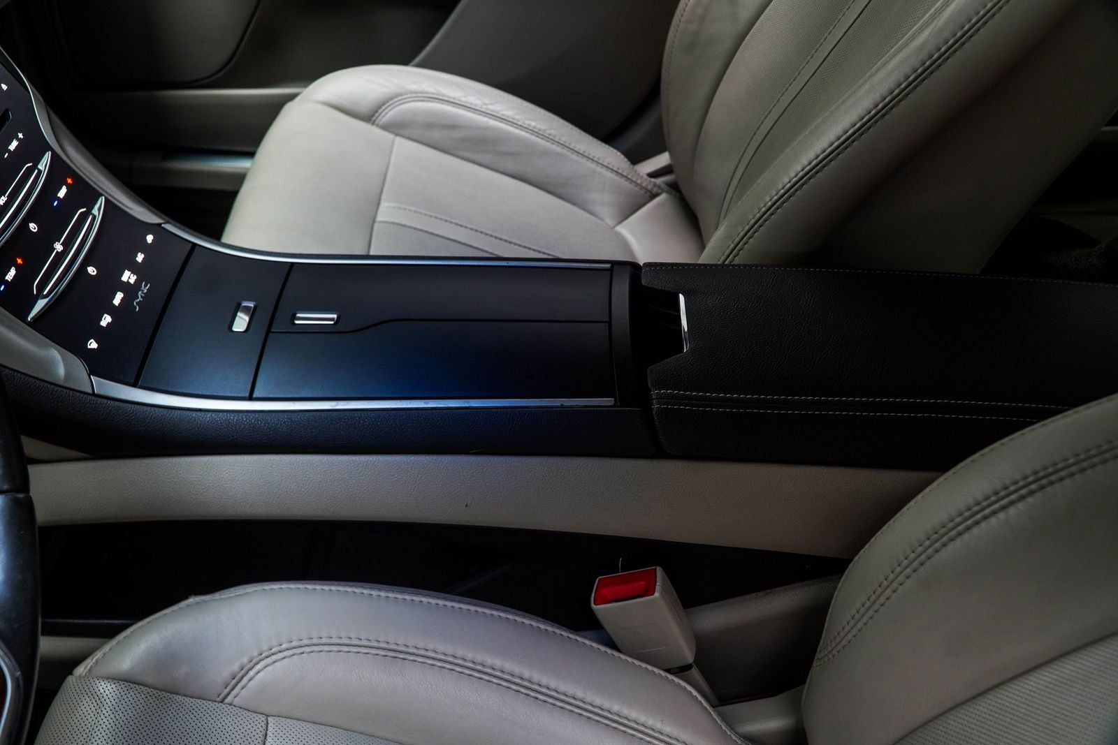 2016 Lincoln MKZ Hybrid Base