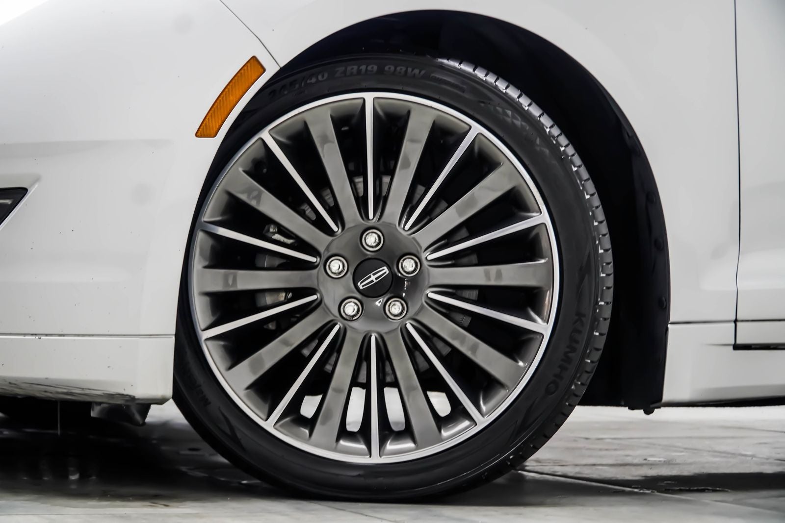 2016 Lincoln MKZ Hybrid Base