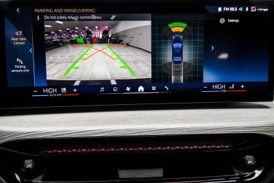 2025 BMW 3 Series 330i