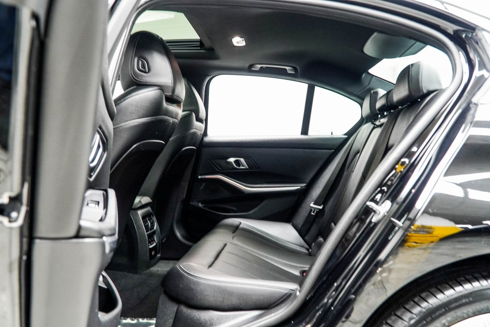 2025 BMW 3 Series 330i