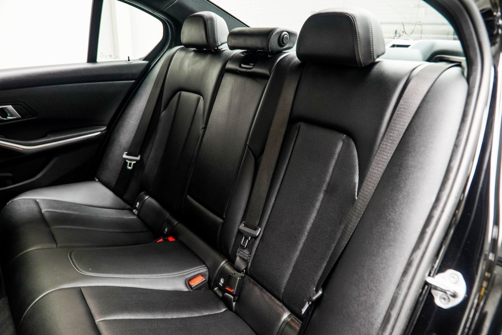 2025 BMW 3 Series 330i