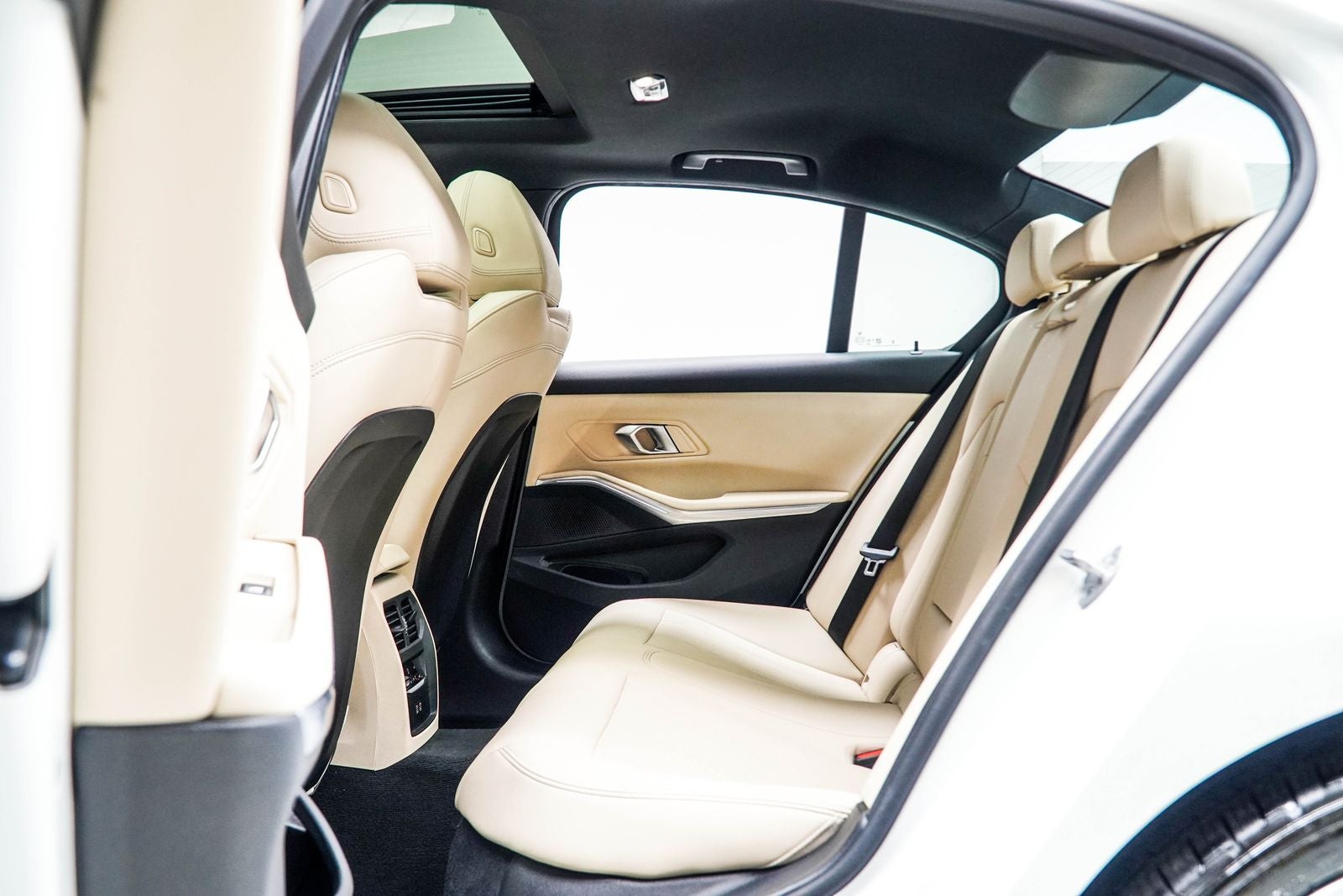 2025 BMW 3 Series 330i xDrive