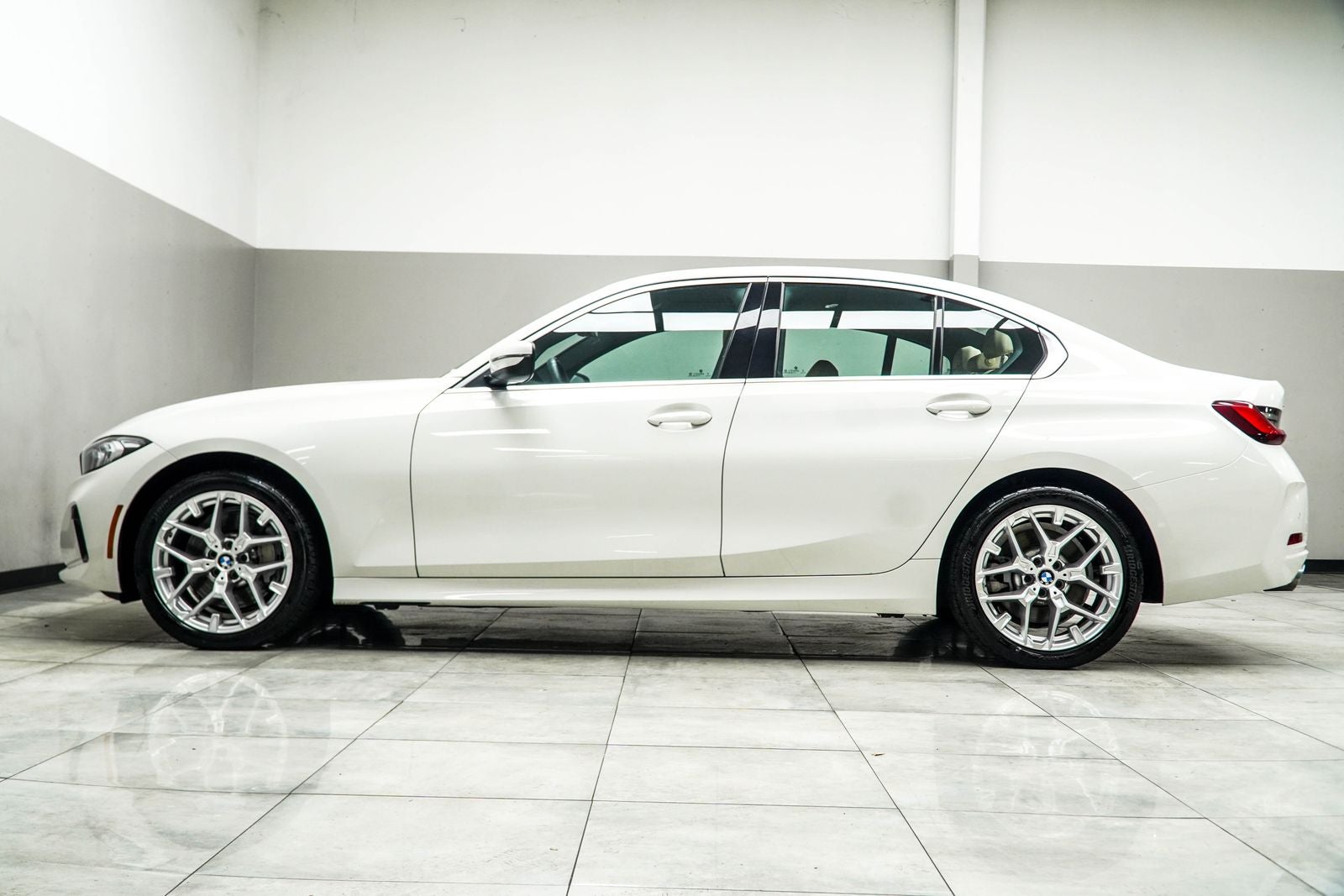 2025 BMW 3 Series 330i xDrive