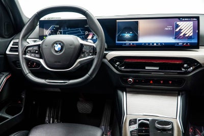 2025 BMW 3 Series 330i xDrive