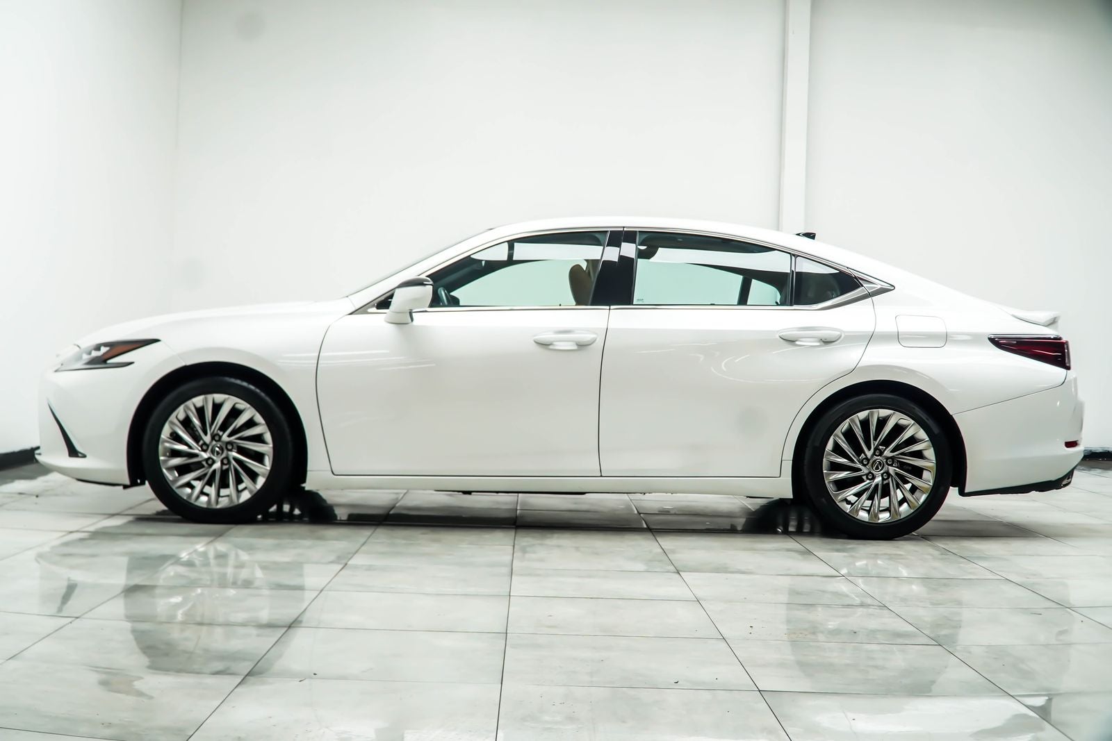 2022 Lexus ES 350 Ultra Luxury