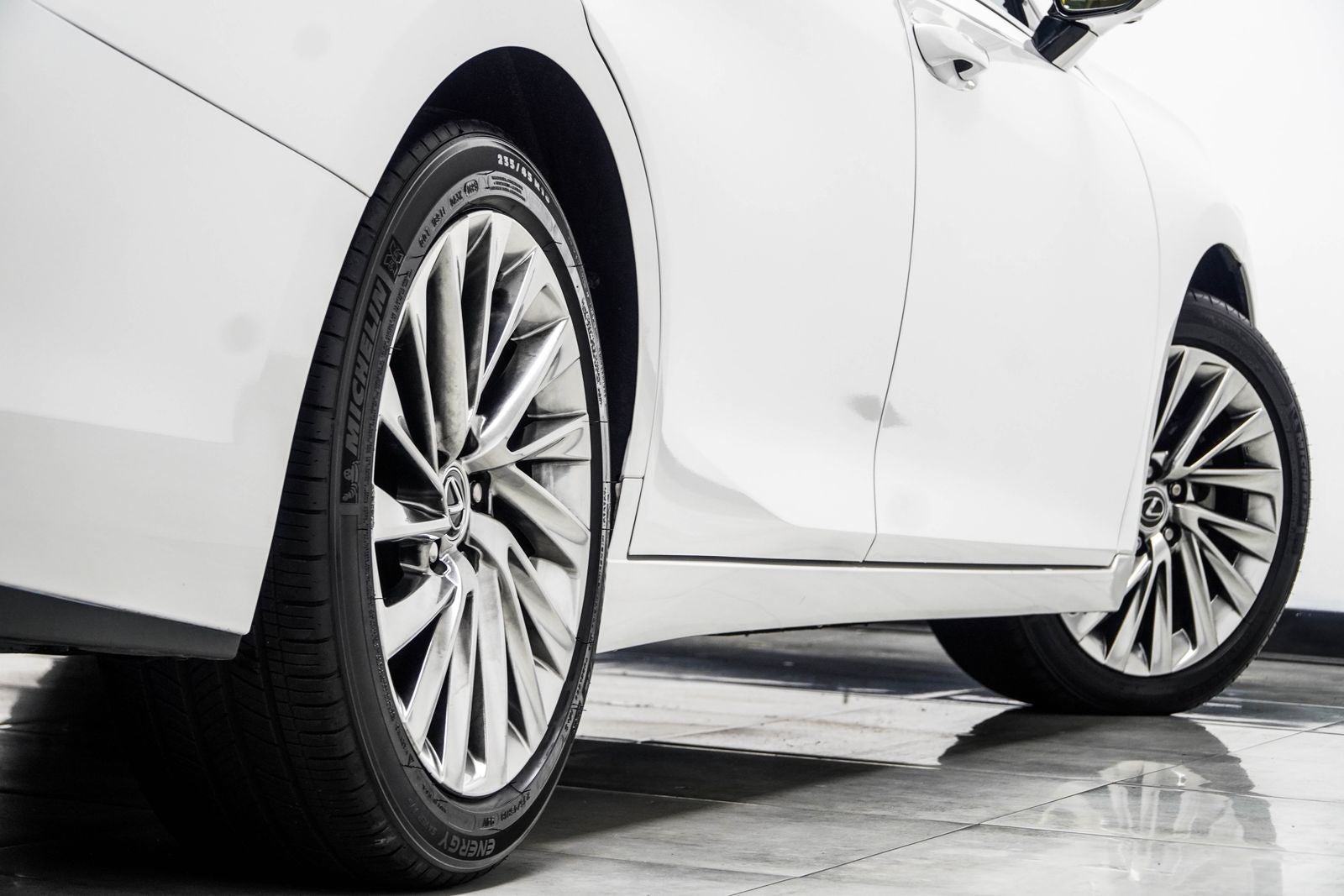 2022 Lexus ES 350 Ultra Luxury