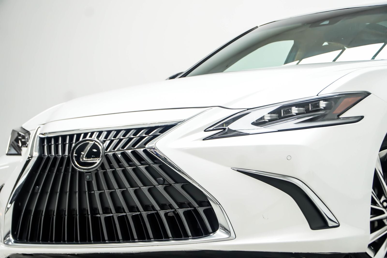 2022 Lexus ES 350 Ultra Luxury
