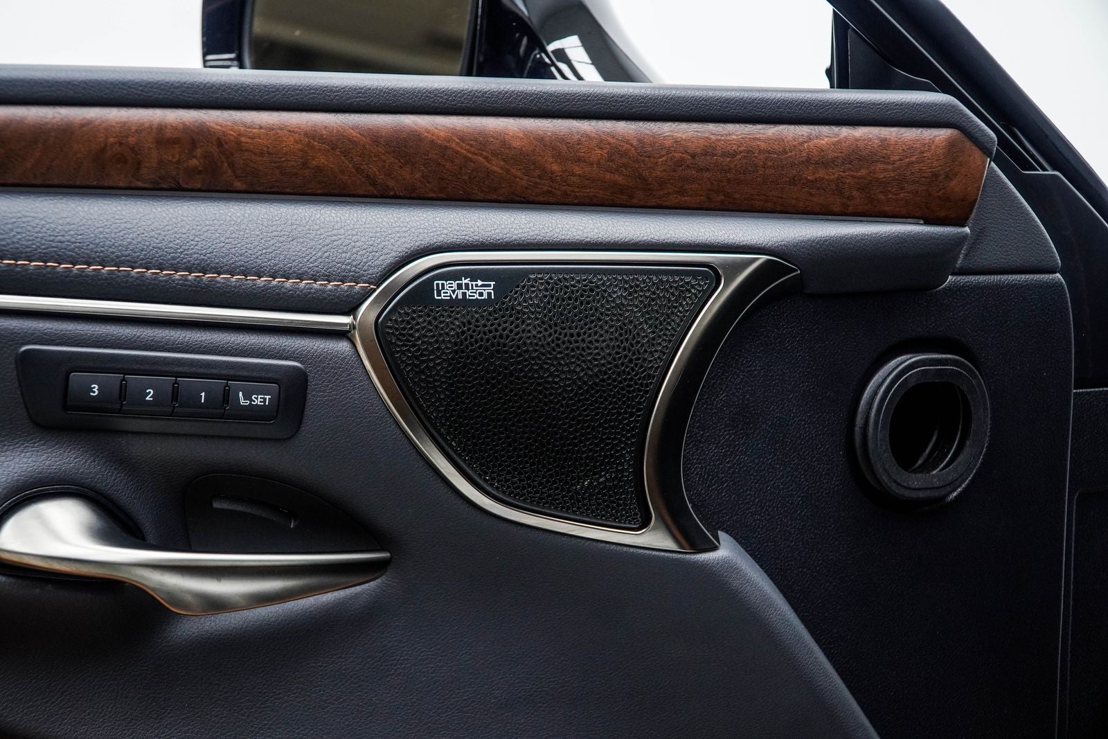 2022 Lexus ES 350 Ultra Luxury