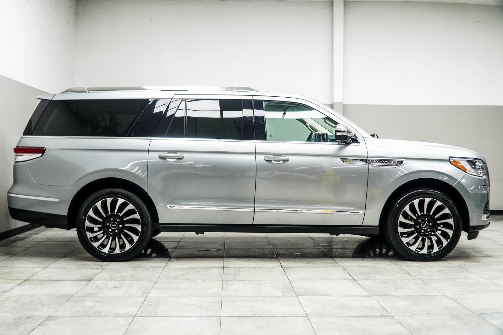 2022 Lincoln Navigator L L Black Label