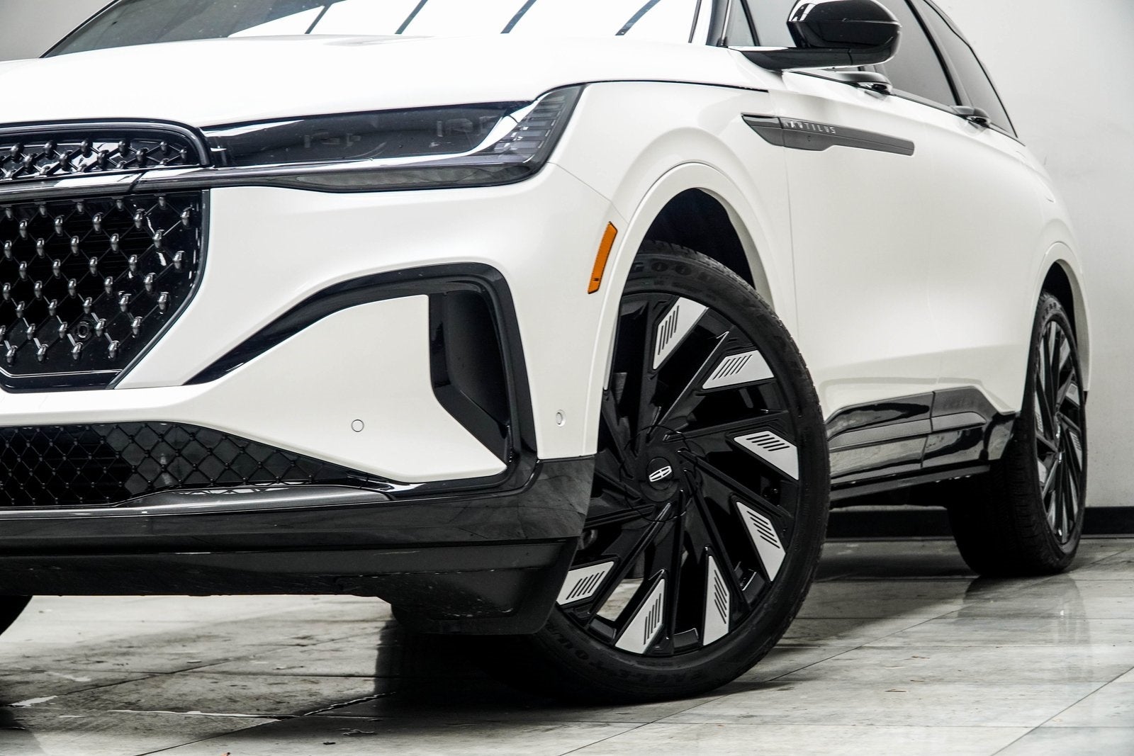 2024 Lincoln Nautilus Reserve