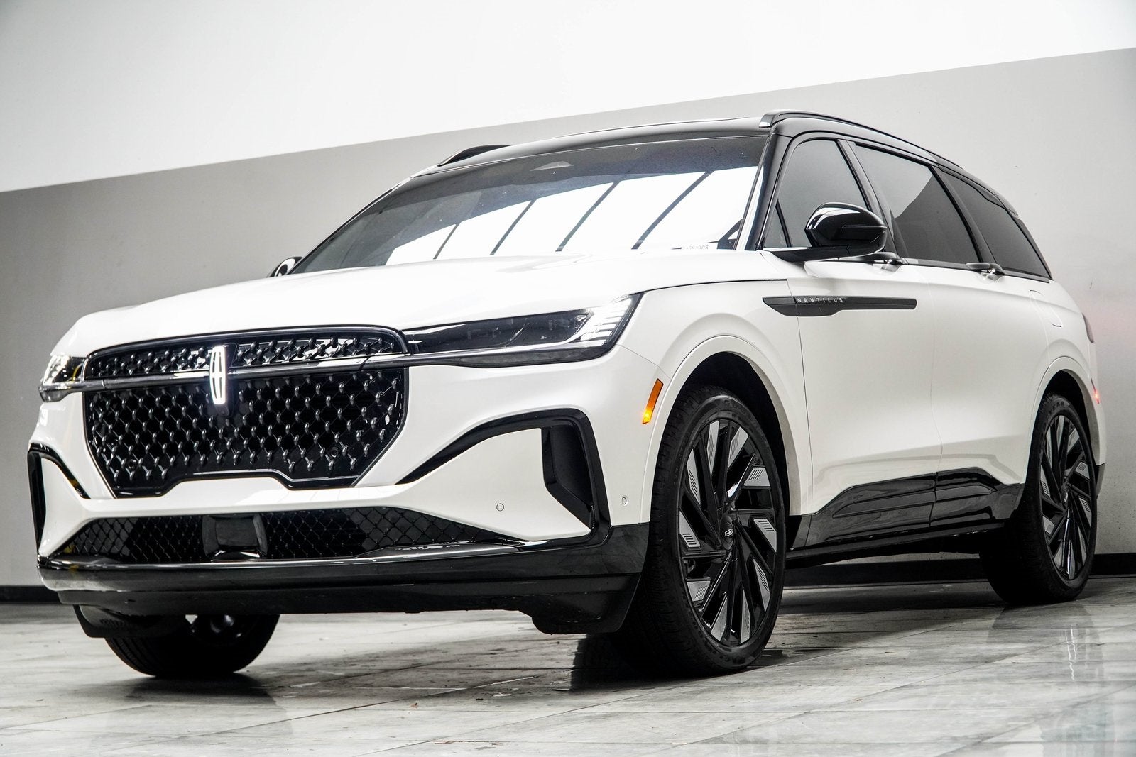 2024 Lincoln Nautilus Reserve