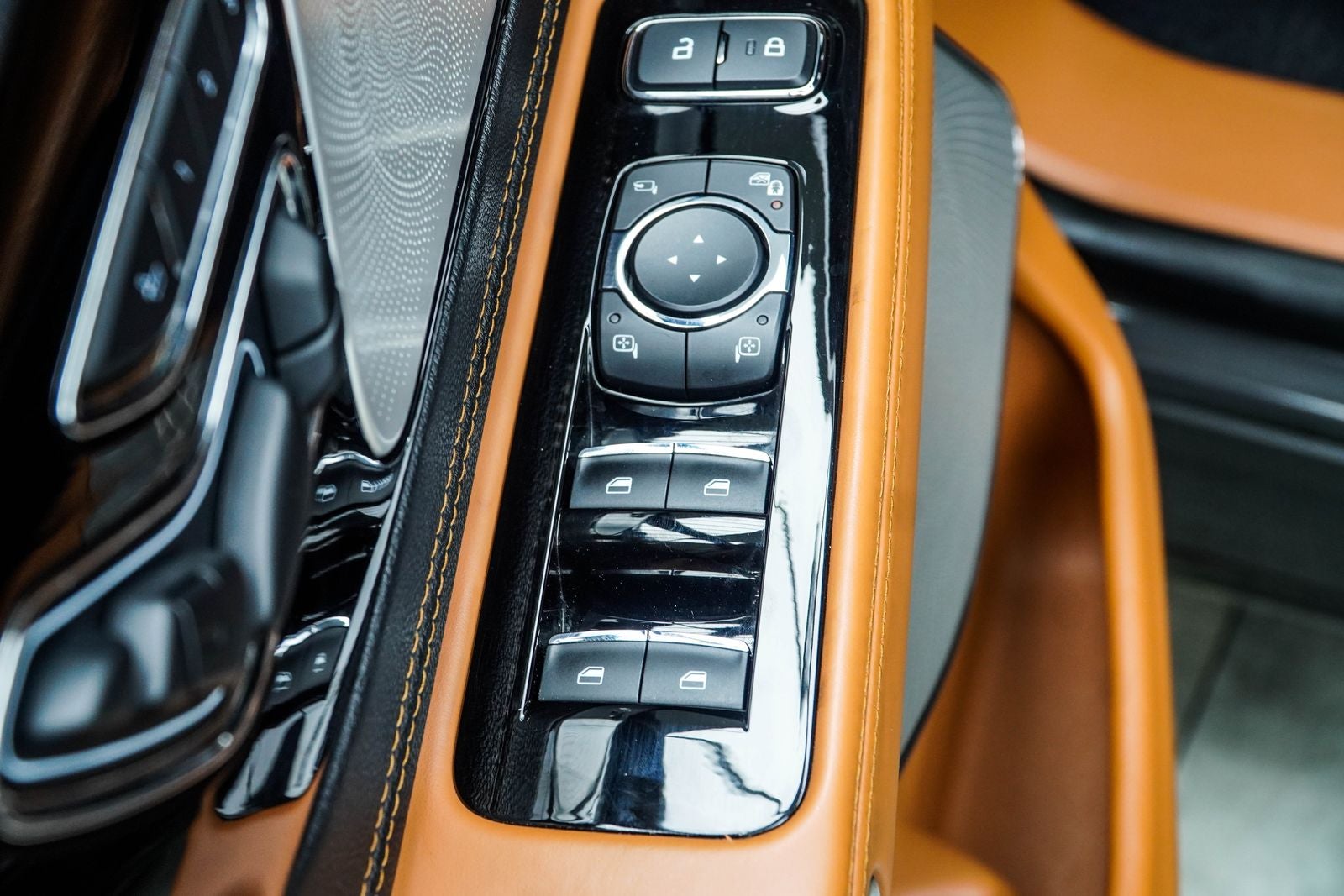 2021 Lincoln Aviator Plug-In Hybrid Black Label Grand Touring