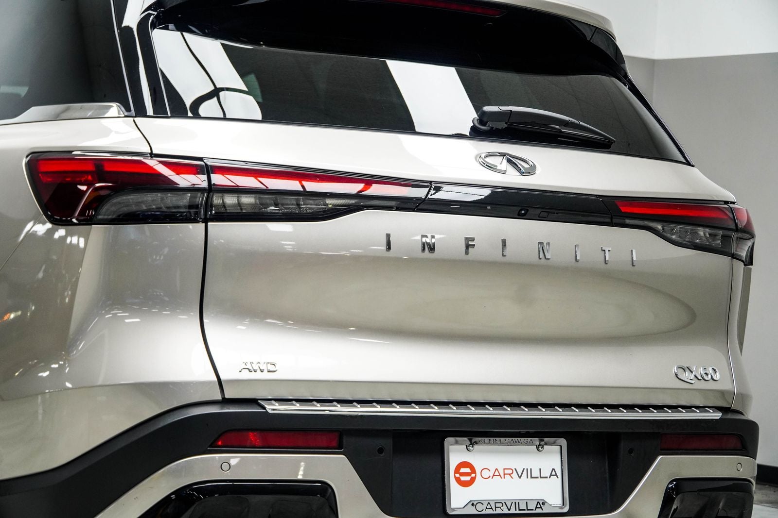 2023 INFINITI QX60 LUXE