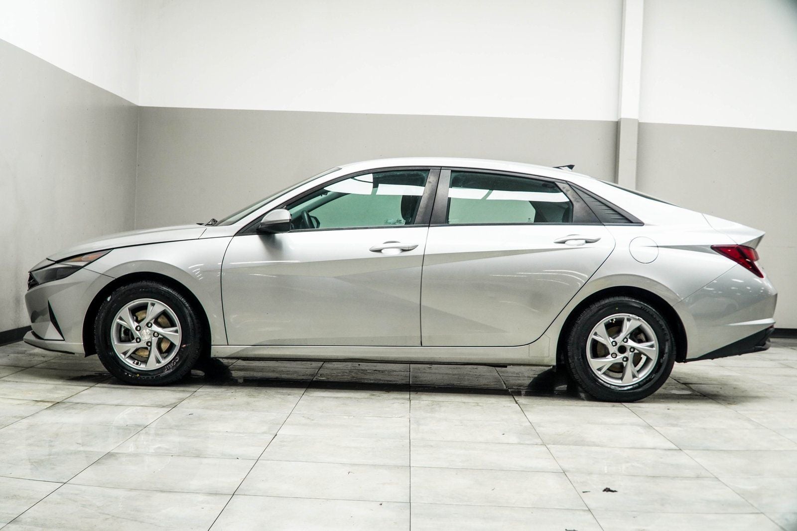 2021 Hyundai Elantra SE