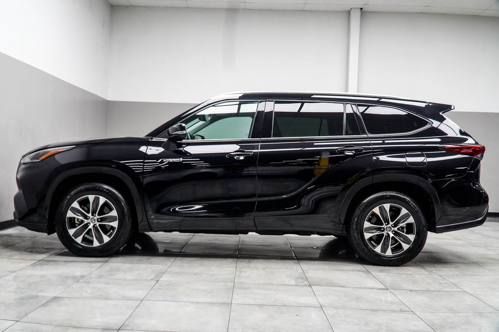 2021 Toyota Highlander Hybrid XLE