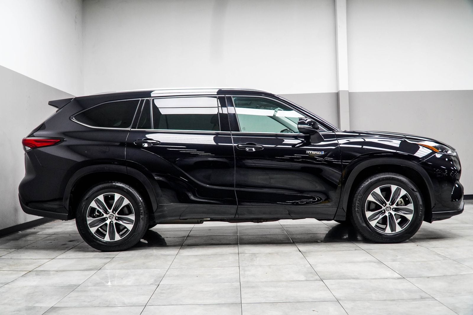 2021 Toyota Highlander Hybrid XLE