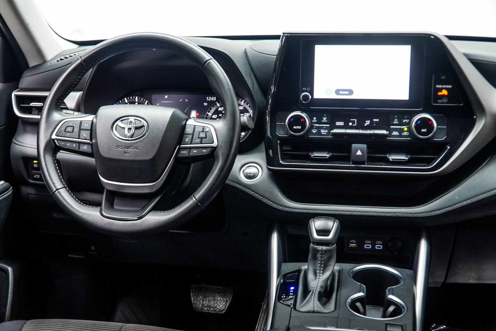 2025 Toyota Highlander LE