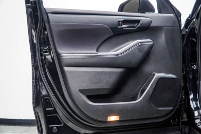 2025 Toyota Highlander LE