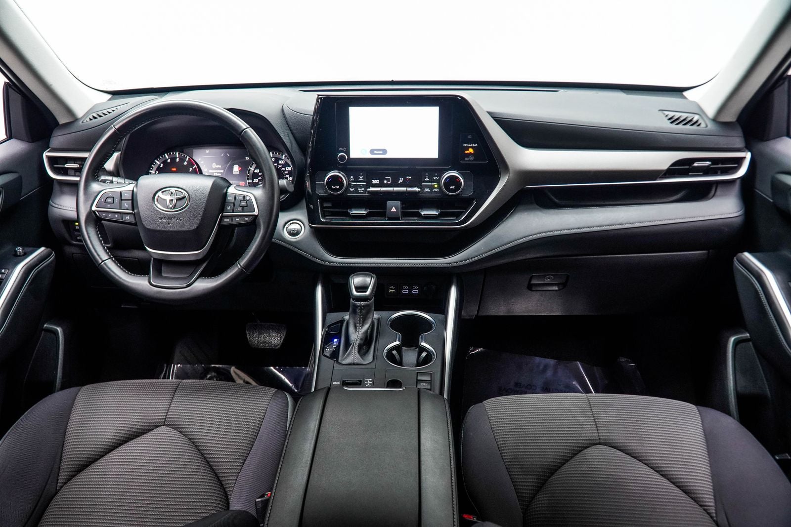 2025 Toyota Highlander LE