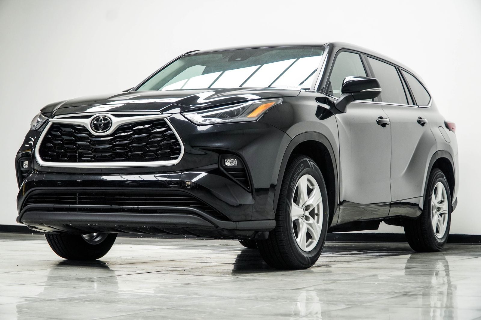 2025 Toyota Highlander LE