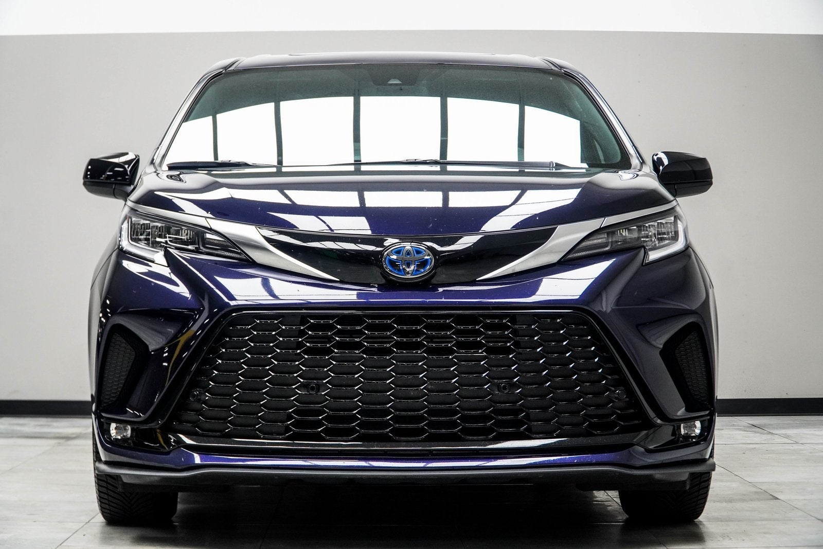 2022 Toyota Sienna XSE 7 Passenger