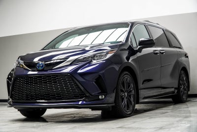 2022 Toyota Sienna XSE 7 Passenger