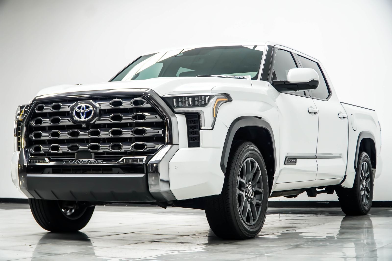 2022 Toyota Tundra Hybrid Platinum