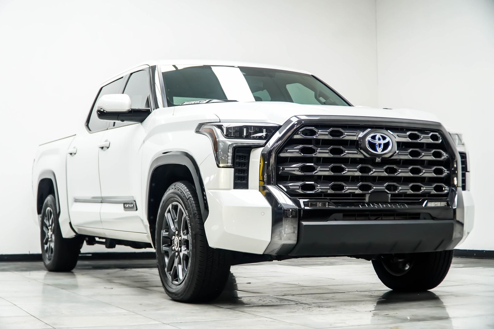 2022 Toyota Tundra Hybrid Platinum