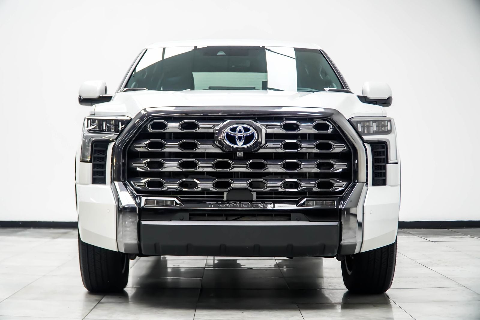 2022 Toyota Tundra Hybrid Platinum