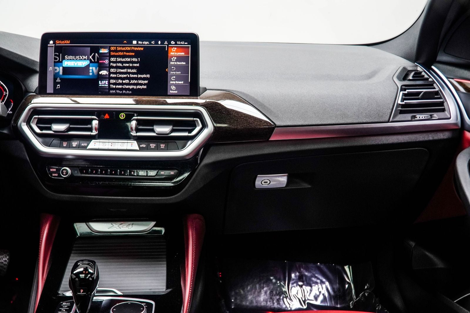 2024 BMW X4 xDrive30i